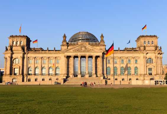 Condor-travel-solska-potovanja-Berlin-Reichstag