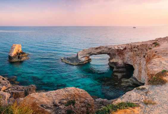 Ayia-Napa-Bridge-Ciper-potovanje-condor-travel