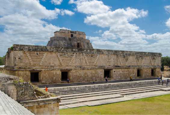 Uxmal rusevine 