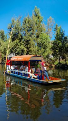 XOCHIMILCO VOZNJA Z LADJICO PO KANALIH